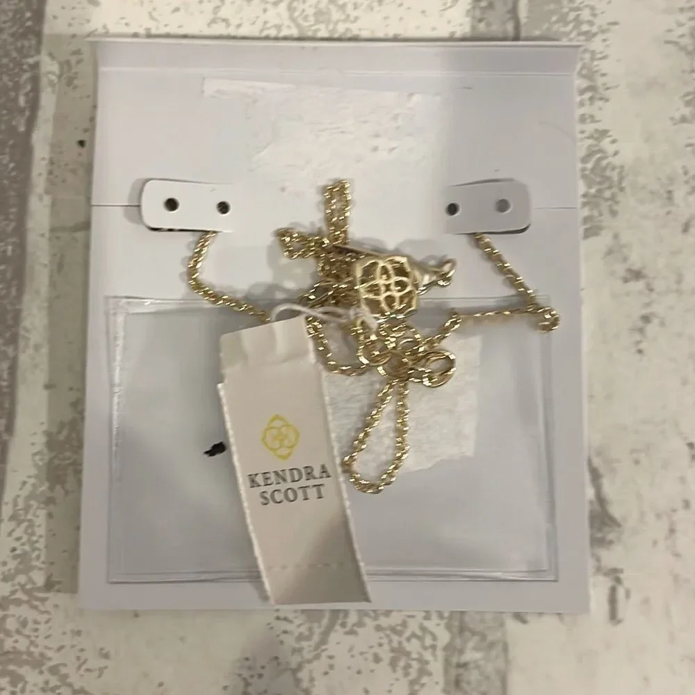 Kendra Scott Dollie Pendant Gold Necklace - Picture 4 of 7